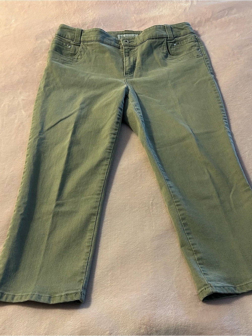 Women’s Olive Green Straight-Leg Jeans